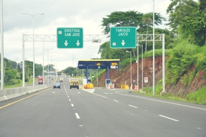 driving in costa rica