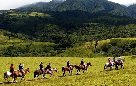 horseback riding costa rica bucket list